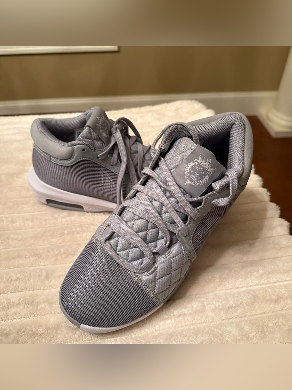 Men's Nike LeBron’s Athletic Sneakers - Light Gray